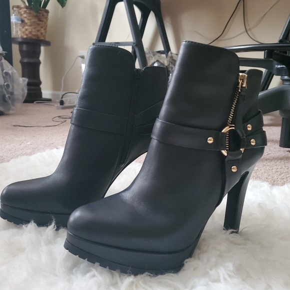 Boots - Picture 1 of 3